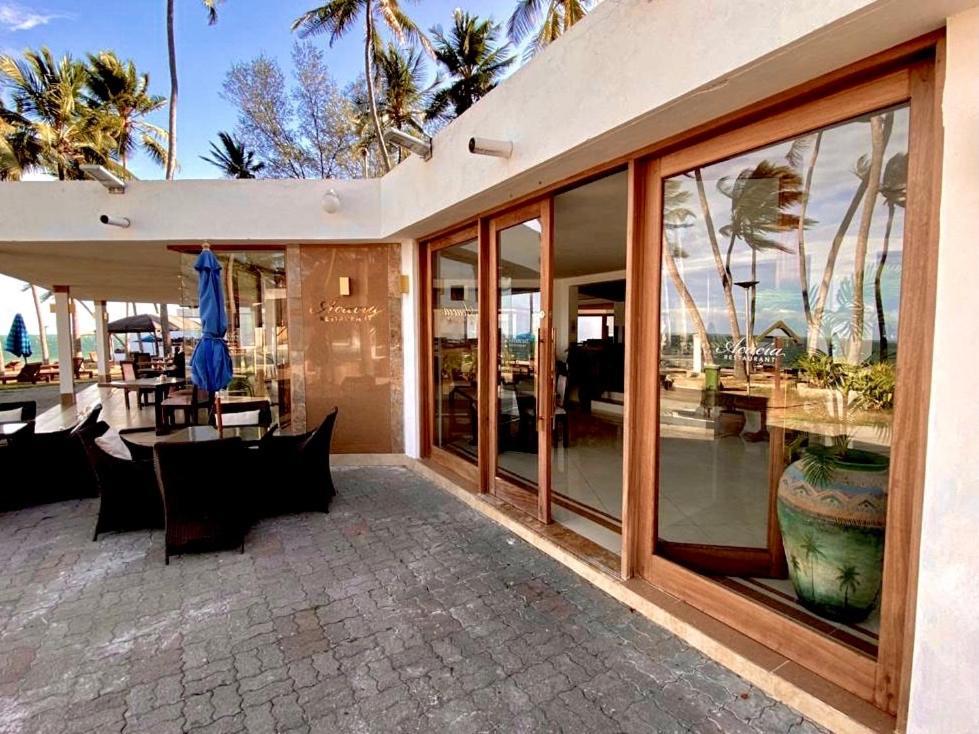 Kenya Bay Beach Hotel Bamburi Eksteriør billede