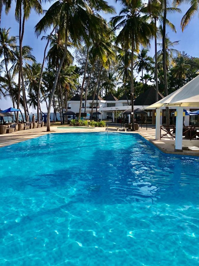 Kenya Bay Beach Hotel Bamburi Eksteriør billede