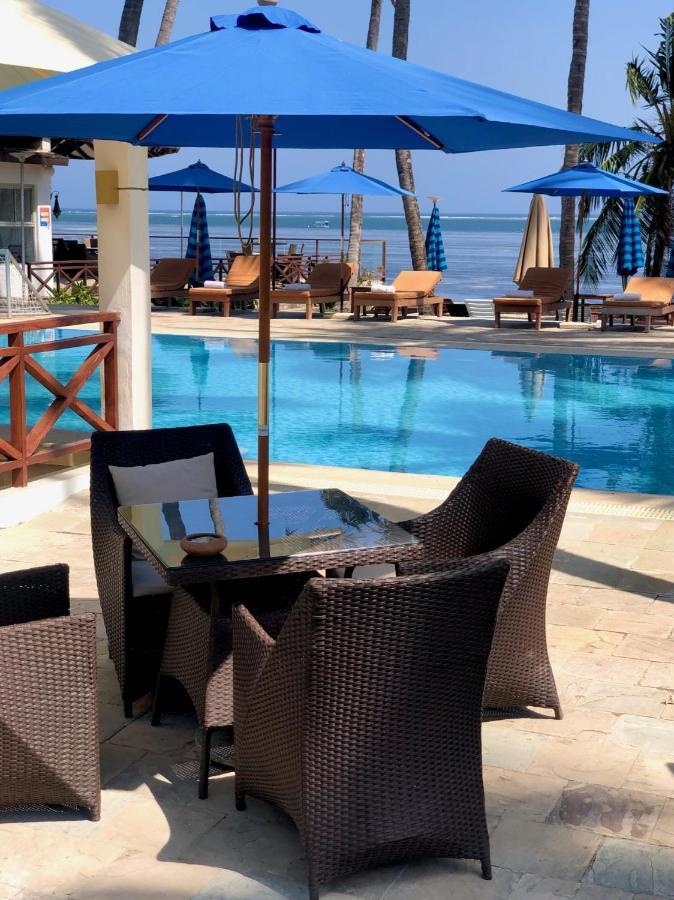 Kenya Bay Beach Hotel Bamburi Eksteriør billede