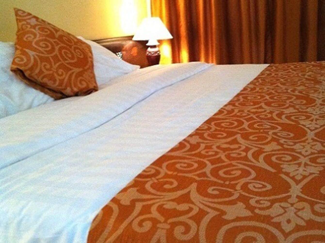 Kenya Bay Beach Hotel Bamburi Eksteriør billede