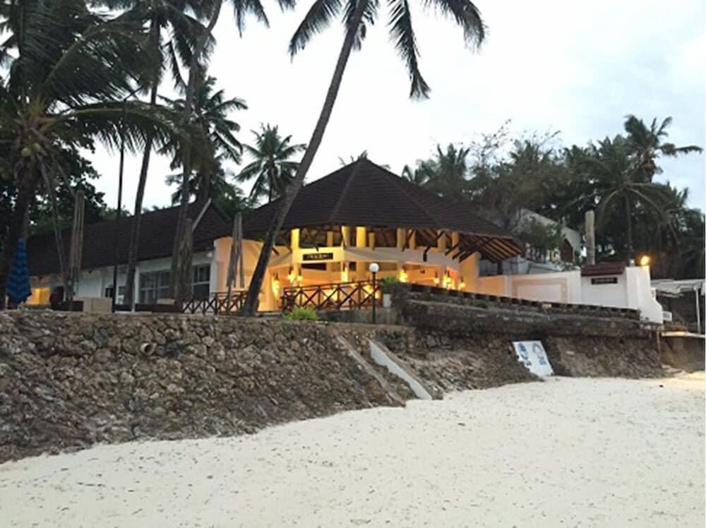 Kenya Bay Beach Hotel Bamburi Eksteriør billede