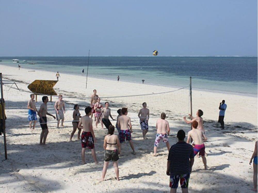 Kenya Bay Beach Hotel Bamburi Eksteriør billede
