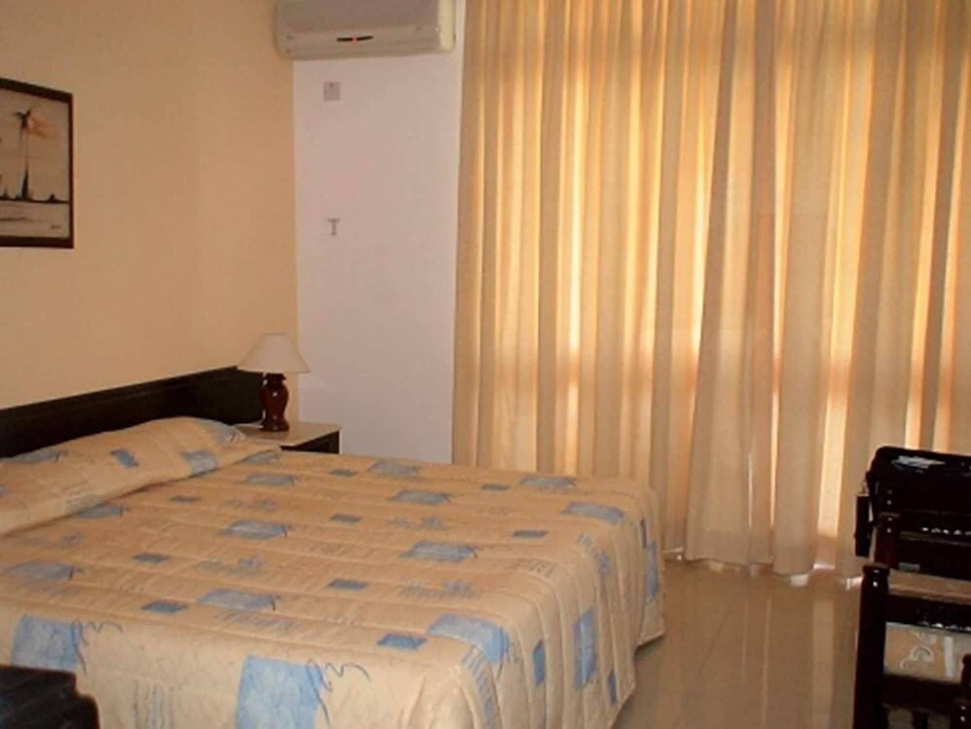 Kenya Bay Beach Hotel Bamburi Eksteriør billede