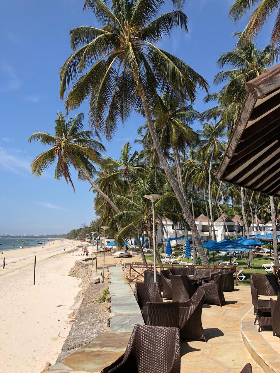 Kenya Bay Beach Hotel Bamburi Eksteriør billede